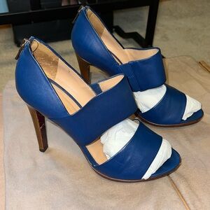 BEAUTIFUL BOTTEGA VENETA COBALT BLUE COLOR-BLOCK PUMPS 2007 RESORT COLLECTION